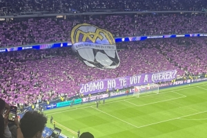 皇马主场球迷TIFO:怎么能不爱你,你一次又一次成为欧洲冠军
