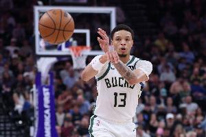 篮筐加盖!雄鹿全队上半场48投仅15中 罗林斯9中1&特纳6中1